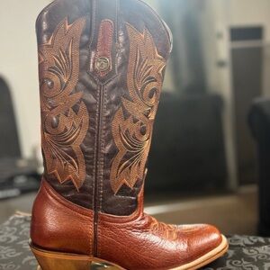 Women Brown Leather Cowboy Boots size 8 I only used them once at a concert